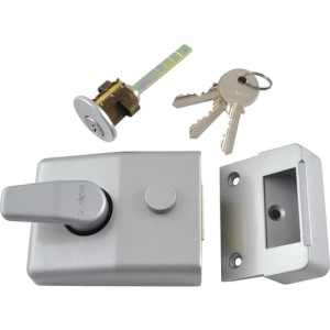 3 KEY STANDARD SILVER NIGHT LATCH SCP CYLINDER Matlock MTL9499680K