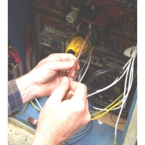 AT7 25mmx33M BLACK PVC INSULATING TAPE Advance ADT9860130K