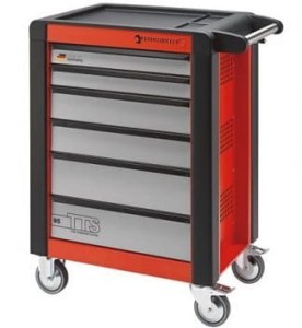 Wózek narzędziowy warsztatowy TTS 6-Szufl. czerwony z nakładkami 1021x823x 497mm możliwość wysunięcia tylko jednej szuflady w tym samym czasie max obciążenie: 30kg na szufladę; 750 kg na Wózek Stahlwille 81200056