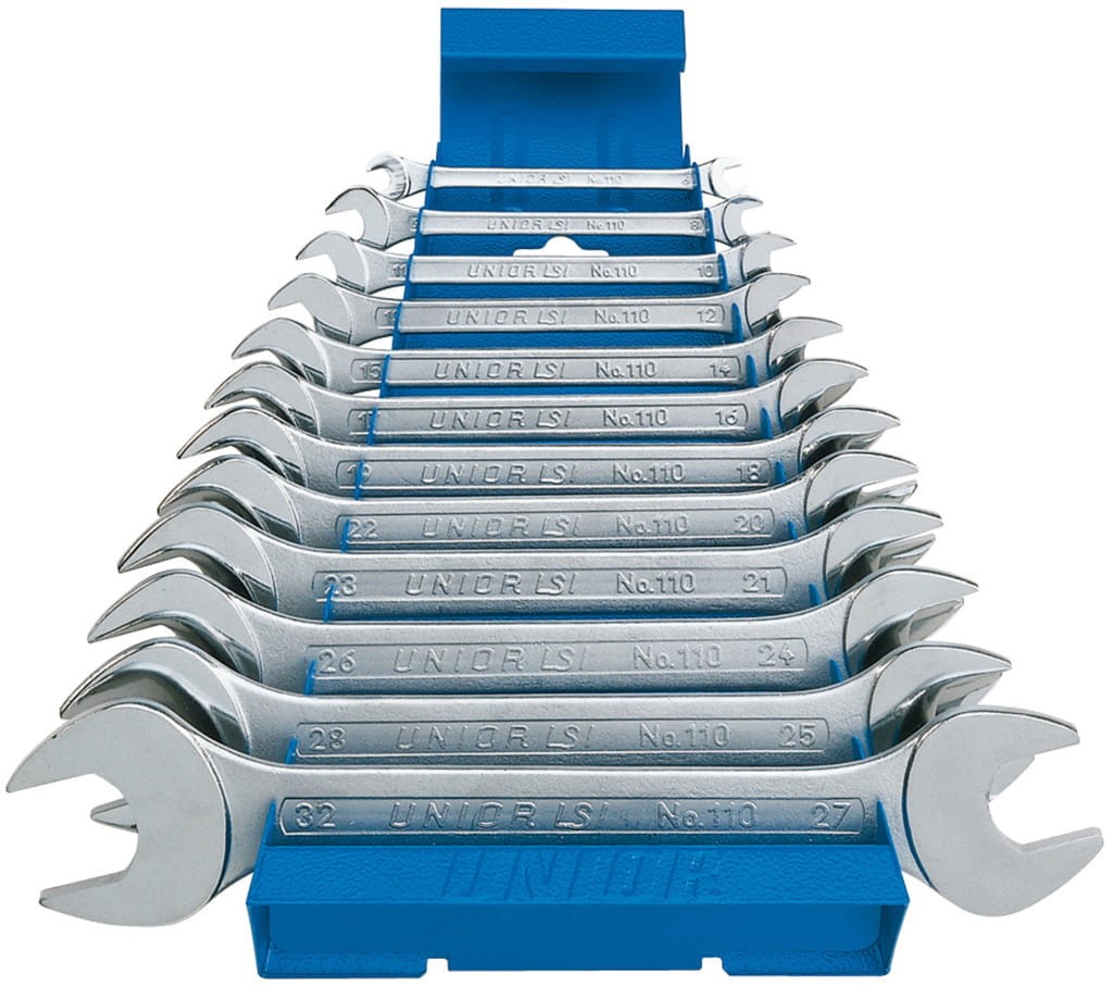 Zestaw kluczy płaskich 6-32mm 12szt. dwustronnych na metalowym stojaku Unior (605528)
